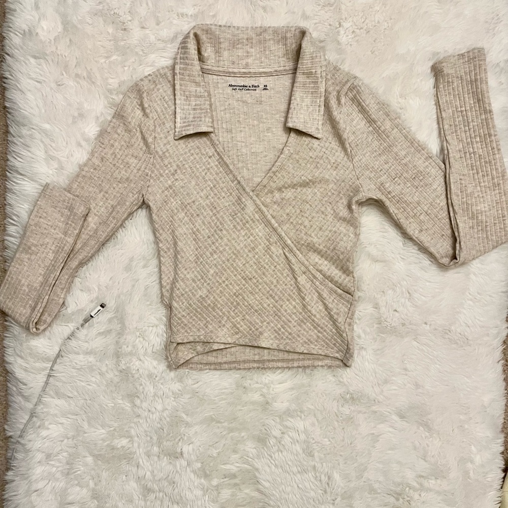 Abercrombie and fitch top